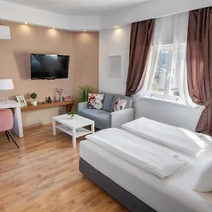 Appartement Premium Szervita Square